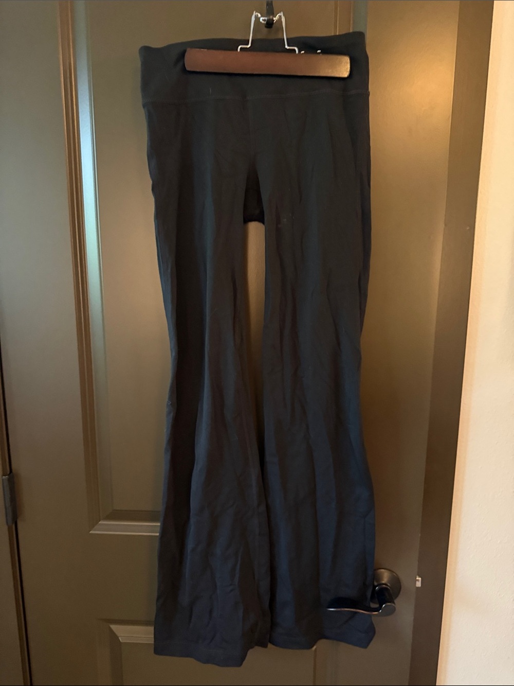 NWOT GAP Fit Black Boot-Cut Yoga Pants